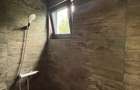 Casă cu 4 camere cu Teren 300 Mp în Novaci
