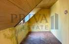Casa individuala, 8 camere, 2 bucatarii, 2 bai, centrala, Fratelia
