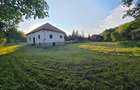 Teren intravilan 2.800 m2 cu cladire, curent trifazic si parau Ghipes (25 min de Odorhei) - 1