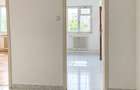 Apartament 3 camere Craiovei, fond nou, etaj 1