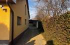 Casa spatioasa cu 3 dormitoare, doua terase si doua fronturi15 km d - 17