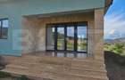 Casă pe un nivel, 4 camere, compartimentare decomandată, zonă liniștită