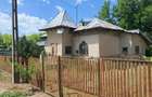 Casa de vinzare cu teren de 2636 mp ieftina la Gherghita pozitie excelenta pentru vila