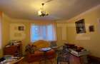 Casa de vanzare, cu 7 camere, 390 mp - Versatila si Centrala!