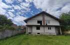 Duplex la rosu, 4400 mp teren, Siret - 8