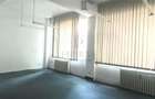 Spatiu comercial cu vitrina si vad pietonal - Central - 1