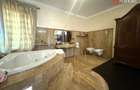 COMISION 0% Casa individuala exclusivista cu 7 camere si piscina in Dumbravita