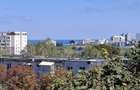 Inchiriez apartament de doua camere situat in zona Tomis Nord 35 mp 1.700 lei proprietar - 1