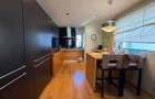 Apartament impresionant cu vedere catre lac, piscina comuna, mobilier modern