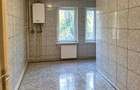 De vanzare apartament 3 camere, 2 bai str. Sarguintei