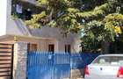 inchiriez apartament 3 camere+terasa, semidecomandat, parter vila, zona km 5, 400 euro luna