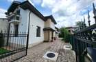 Casa de vanzare ULTRACENTRAL Targoviste - 1