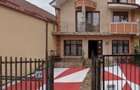 Inchiriez casa pe perioada festivalului untold pentru mai multe poze va pot trimite in privat deoarece nu imi perimite olx sa pun atatea - 1
