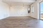 Apartament spatios cu 3 camere de vanzare, loc de parcare, zona Torontalului