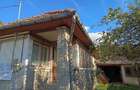 Casa si teren de vanzare