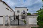 VILA  VOLUNTARI,4 CAMERE,3 BAI,154 MP,TEREN 193 MP - 1