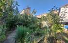Apartament ultracentral cu curte privata