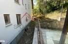 Vila de vanzare, teren 3100 mp, 7 camere, 6 grupuri sanitare, 3 CT, an - 15