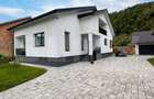 Casa de vanza, teren 3.500 mp, zona Borleasa