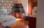 Ofer chirie 2 camere la curte