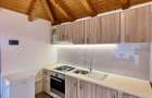 Apartament / Casa ,o camera cu gradina proprie