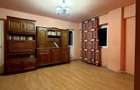 Inchiriez apartament 3 camere, ultracentral, 2 balcoane 300
