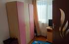Inchiriez apartament cu 2 camere, recent renovat, situat la etajul 3, intr-o zona frumoasa linistita ! ,Sf Vineri Pentru detalii: 0771029734 Alina - 8