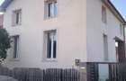 Inchiriez casa 5 camere / curte/ cristian - 1