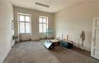 Vand spatiu comercial in Reghin ultracentral cu suprafata utila 1863 mp