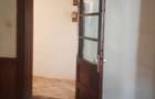 Casa cu 2 camere, curte mare, gata de utilizare - 4