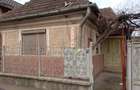 Casă cu 3 camere cu Teren 500 Mp în Central - 2