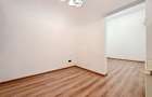 Inchiriez apartament 3 camere, Ultracentral, B-dul. Revolutiei, et.1 - 11