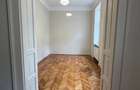 Apartament in vila, curte individuala, parcare auto, strada Avram Iancu - 11