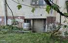 Casa cu 6 camere ?i curte, 2000 mp teren