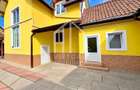 Casa cu 4 camere (99mp) + spatiu comercial (77mp) - Tiglari