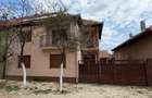Casă cu 4 camere în Central - 2
