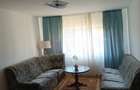 Inchiriez apartament cu doua camere decomandate etaj 3 in micro 17
