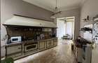 Vila istorica de vanzare in zona *Unirii* | 21 camere | curte, garaj