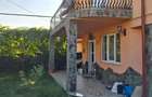 Casă cu Teren 380 Mp în Central - 2