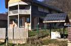 Casa (la rosu), Livada si Padure, Teren Generos si Plata Flexibila - 12