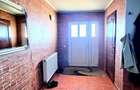 Casa individuala, 250 mp utili, 6 camere, 3 balcoane, terasa, livada,