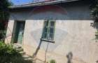 Casa cu gradina mare in Boiu - 1