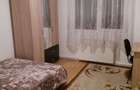 Camera de inchiriat la apartament cu 3 camere - 1