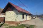 Casa cu 2 camere de vanzare