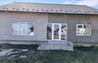 De vanzare casa cu 3 camere ,terasa de 25 metri patrati si gradina - 1