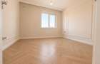 Duplex despartit prin camera tehnica! 5 camere, 3 bai.