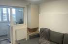 Dau in chirie apartament cu o camera, transformat in doua camere , are parcare subterana.