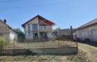 Casa / Vila cu 4 camere de vanzare