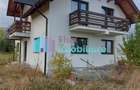 Casa cu 8450 mp teren in Solca - 8