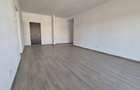 Proprietar, vand apartament de 3 camere.